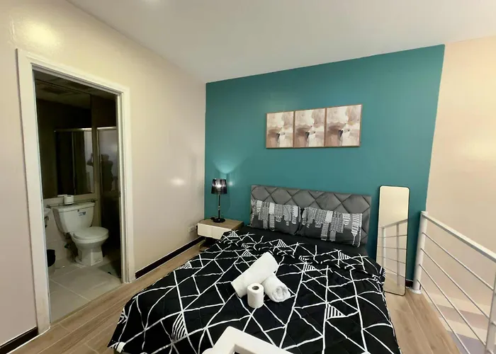 Makati Poblacion 1 Bedroom With Balcony 3*