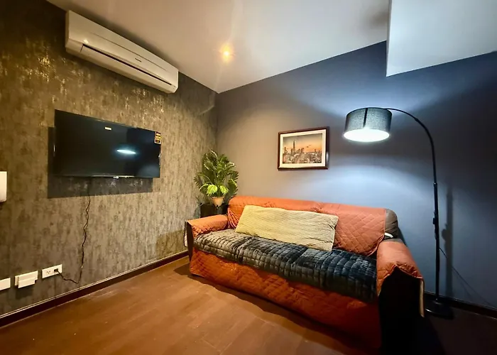 Aparthotel Makati Poblacion 1 Bedroom With Balcony