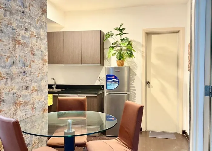 Aparthotel Makati Poblacion 1 Bedroom With Balcony