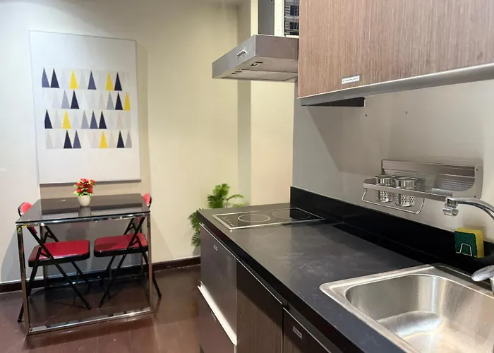 Makati Poblacion 1 Bedroom With Balcony 3* Manila