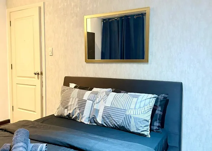 Makati Poblacion 1 Bedroom With Balcony Aparthotel 3*