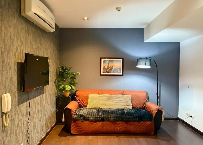 Makati Poblacion 1 Bedroom With Balcony Aparthotel