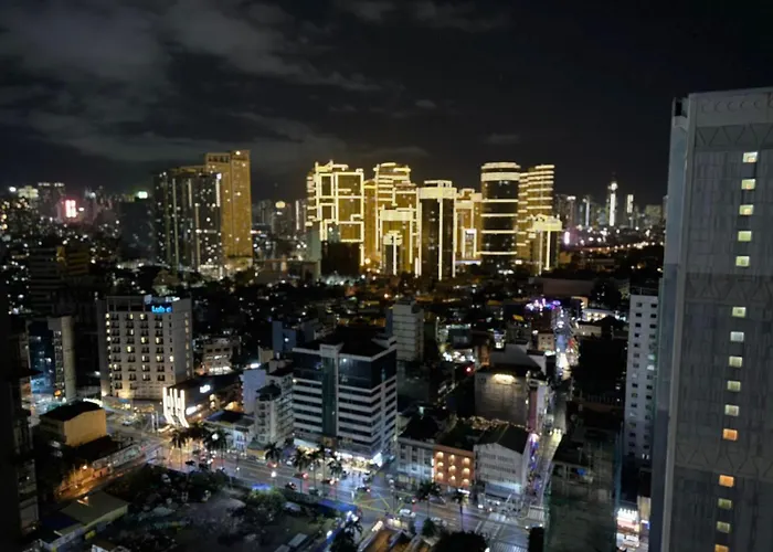 Makati Poblacion 1 Bedroom With Balcony 3* Manila