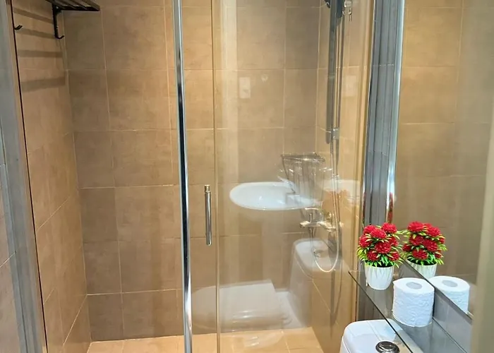 Makati Poblacion 1 Bedroom With Balcony 3*
