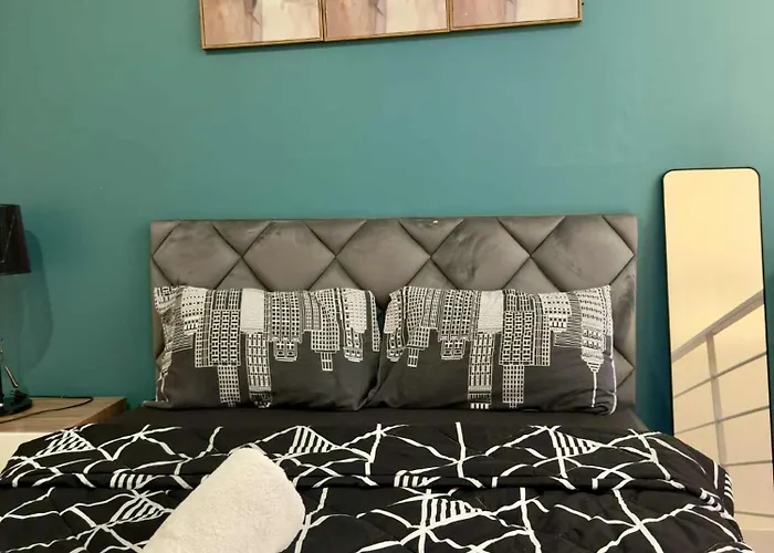 Aparthotel Makati Poblacion 1 Bedroom With Balcony 3*