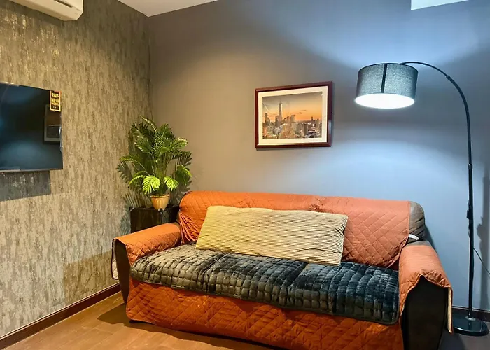 Makati Poblacion 1 Bedroom With Balcony Aparthotel 3*