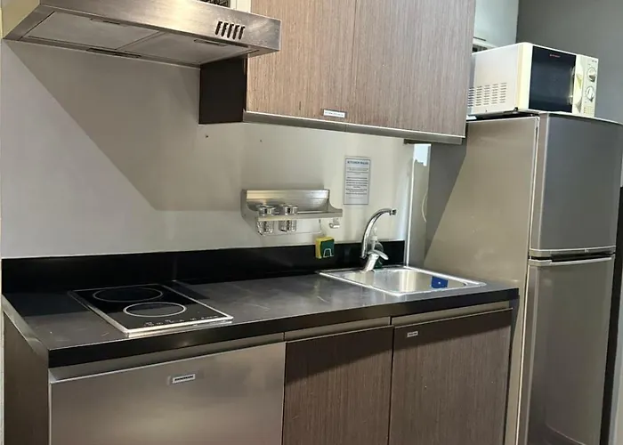 Makati Poblacion 1 Bedroom With Balcony Aparthotel 3*