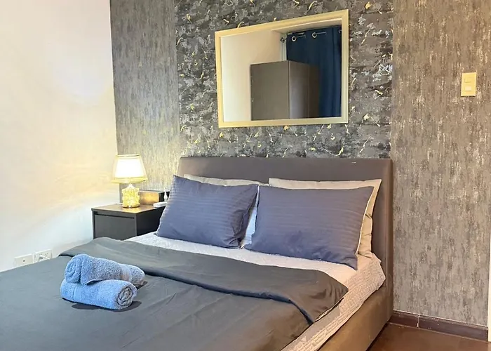 Makati Poblacion 1 Bedroom With Balcony Aparthotel 3*