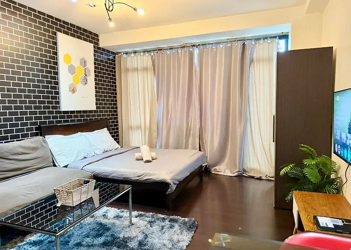 Makati Poblacion 1 Bedroom With Balcony Aparthotel 3*