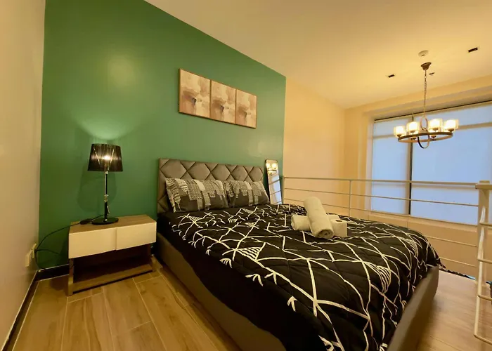 Makati Poblacion 1 Bedroom With Balcony