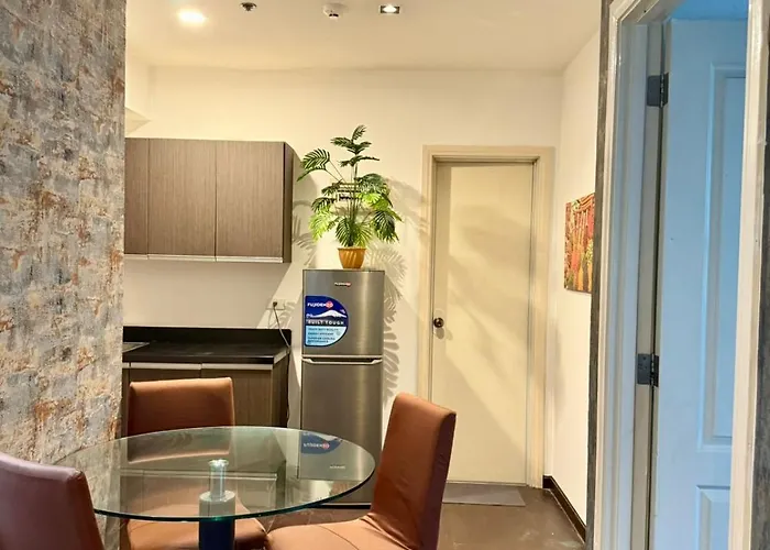 Aparthotel Makati Poblacion 1 Bedroom With Balcony 3*