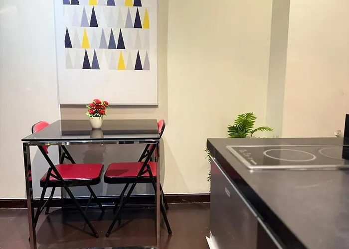 Makati Poblacion 1 Bedroom With Balcony 3* Manila